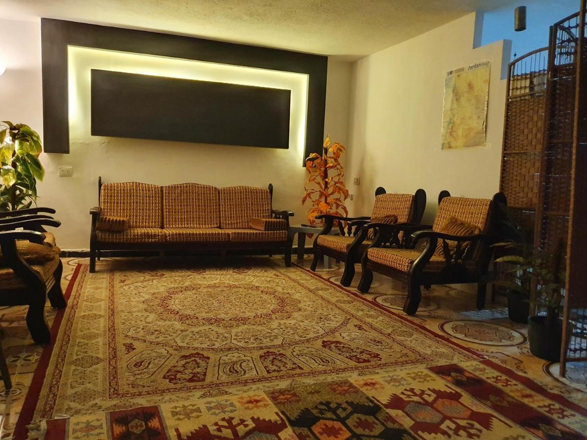 Zeus Apartment Jarash Esterno foto