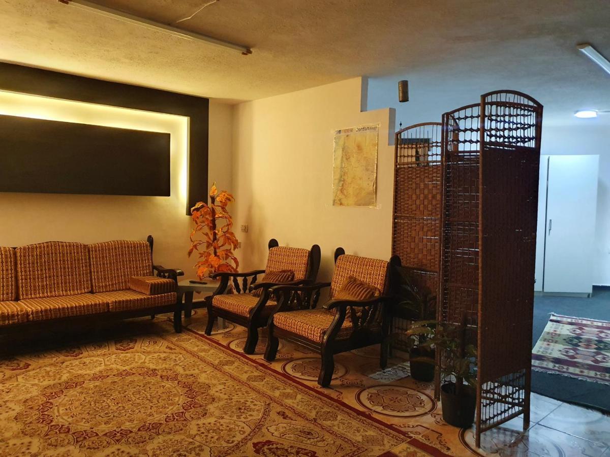 Zeus Apartment Jarash Esterno foto